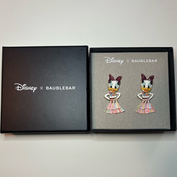 Disney Baublebar Daisy Duck Earrings Hula Skirt Hawaiian New Christmas 🎄🎁 - Picture 6 of 6
